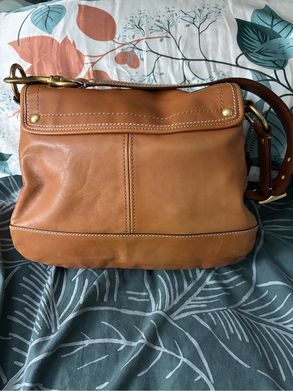 Coach Saddle Brown Leather Messenger with Brass Turn-Lock - Picture 3 of 10